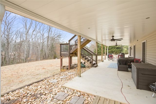 207 Dodgins Lane, Seneca, SC 29672