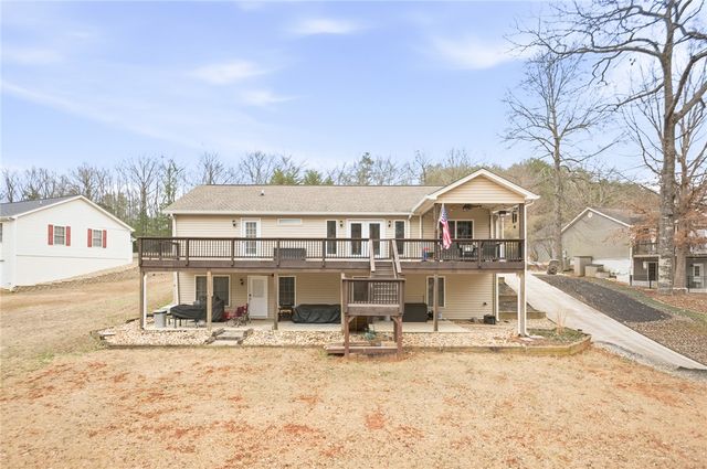 207 Dodgins Lane, Seneca, SC 29672
