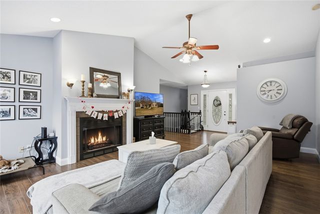 207 Dodgins Lane, Seneca, SC 29672