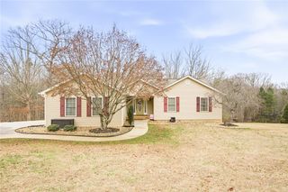207 Dodgins Lane, Seneca, SC 29672