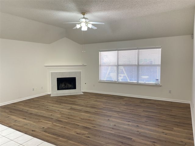 1216 Courtney Lane, Lewisville, TX 75077