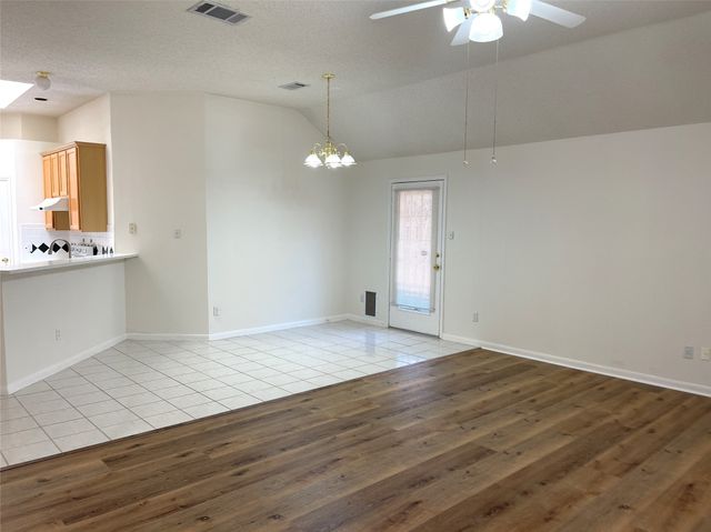 1216 Courtney Lane, Lewisville, TX 75077