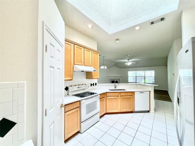 1216 Courtney Lane, Lewisville, TX 75077