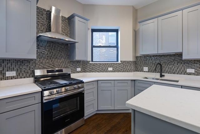 444 E 48th Street 2W, Chicago, IL 60615