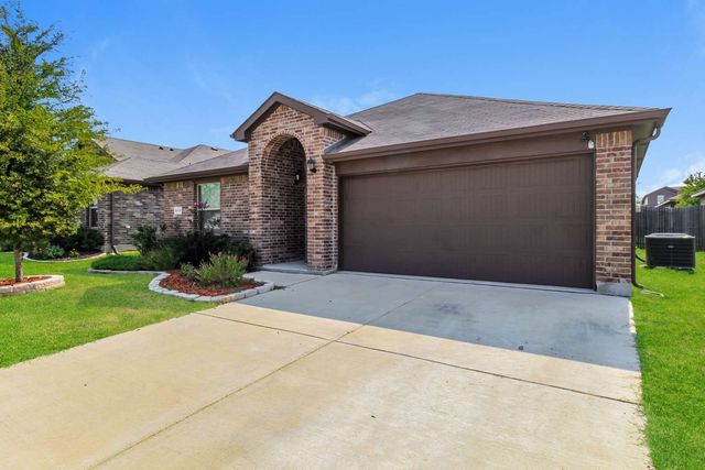 1113 Forest Glen Drive, Azle, TX 76020