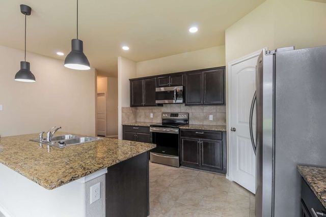1113 Forest Glen Drive, Azle, TX 76020