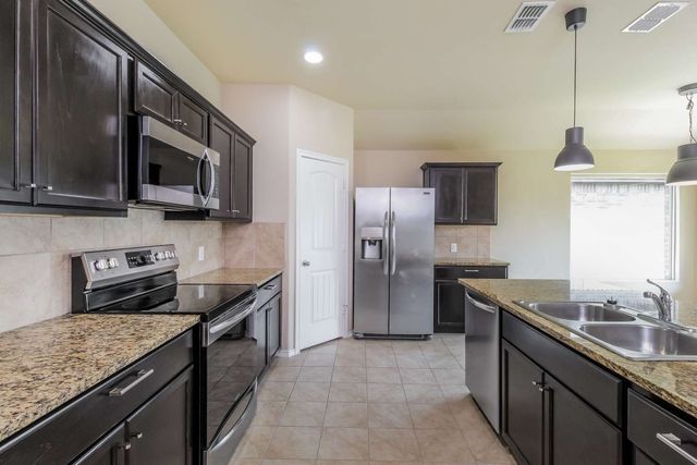1113 Forest Glen Drive, Azle, TX 76020