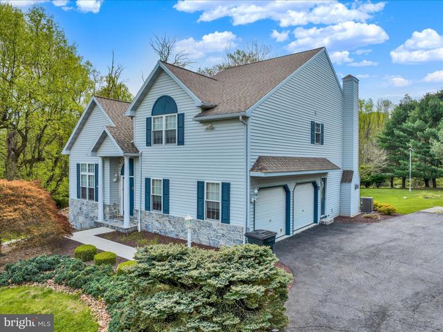 10 SHANNON CT, Oley, PA 19547