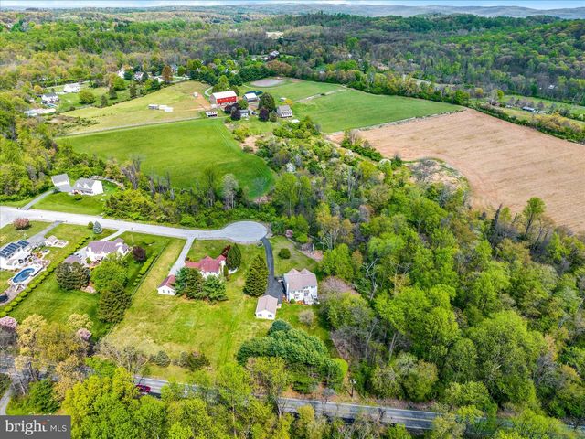 10 SHANNON CT, Oley, PA 19547