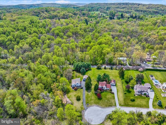 10 SHANNON CT, Oley, PA 19547