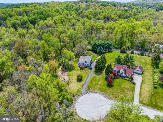 10 SHANNON CT, Oley, PA 19547