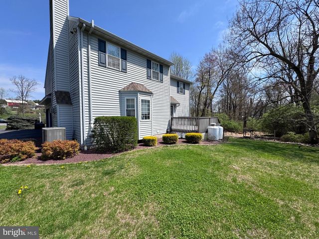 10 SHANNON CT, Oley, PA 19547