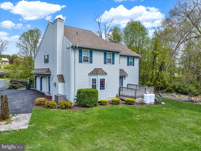 10 SHANNON CT, Oley, PA 19547