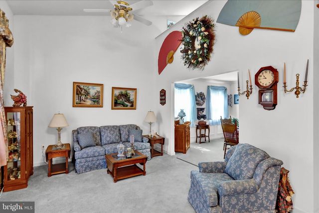 10 SHANNON CT, Oley, PA 19547