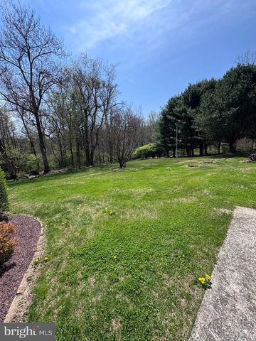 10 SHANNON CT, Oley, PA 19547
