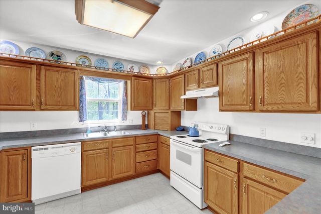 10 SHANNON CT, Oley, PA 19547