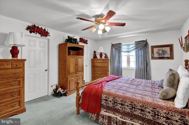 10 SHANNON CT, Oley, PA 19547