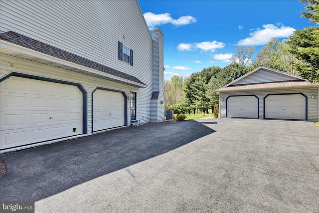 10 SHANNON CT, Oley, PA 19547