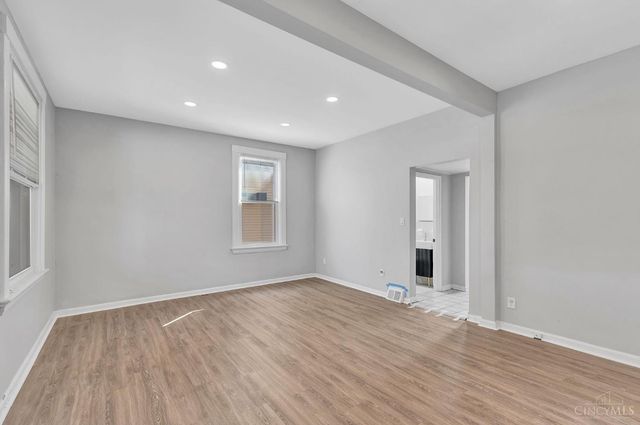 2001 Dana Avenue, Cincinnati, OH 45207