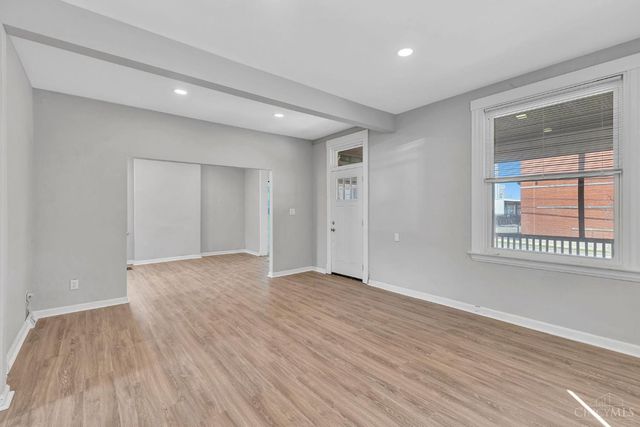 2001 Dana Avenue, Cincinnati, OH 45207