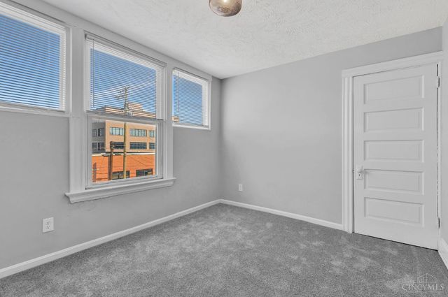 2001 Dana Avenue, Cincinnati, OH 45207