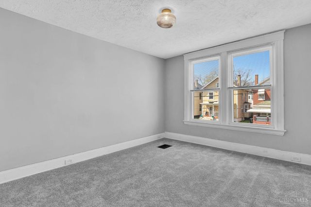 2001 Dana Avenue, Cincinnati, OH 45207