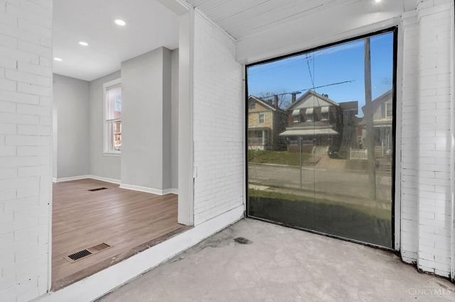 2001 Dana Avenue, Cincinnati, OH 45207