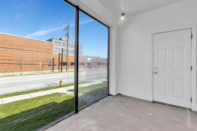 2001 Dana Avenue, Cincinnati, OH 45207