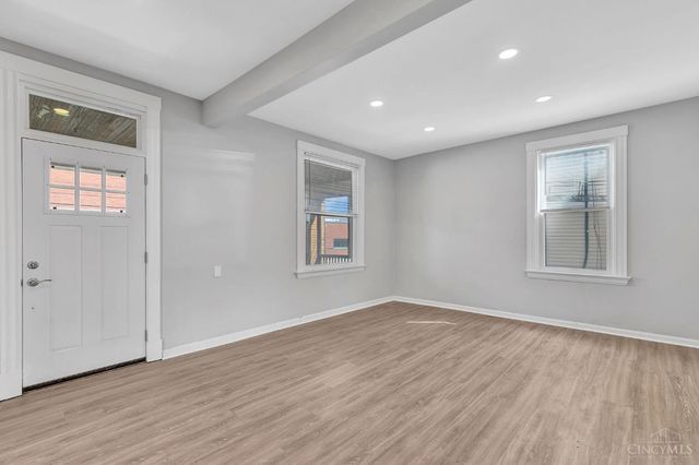 2001 Dana Avenue, Cincinnati, OH 45207