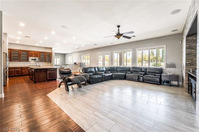 9796 Jamies Jewel Way, Las Vegas, NV 89149