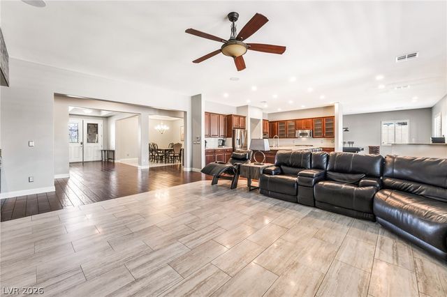9796 Jamies Jewel Way, Las Vegas, NV 89149