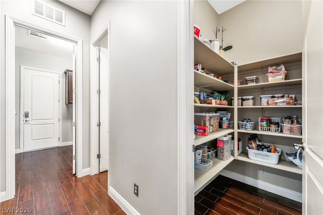 9796 Jamies Jewel Way, Las Vegas, NV 89149