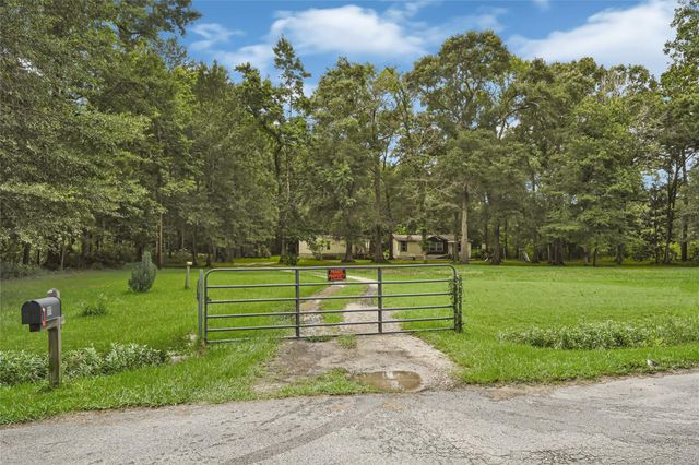 111 County Road 3379, Cleveland, TX 77327