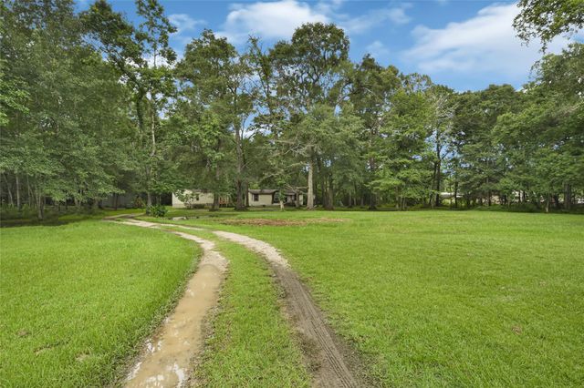 111 County Road 3379, Cleveland, TX 77327