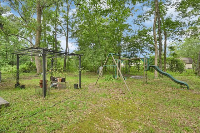 111 County Road 3379, Cleveland, TX 77327