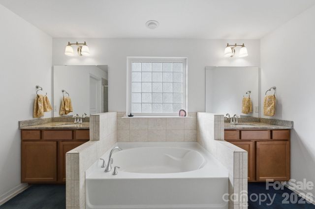 4418 Forest Gate Lane, Charlotte, NC 28270