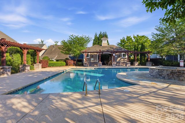 4418 Forest Gate Lane, Charlotte, NC 28270