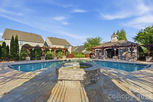 4418 Forest Gate Lane, Charlotte, NC 28270