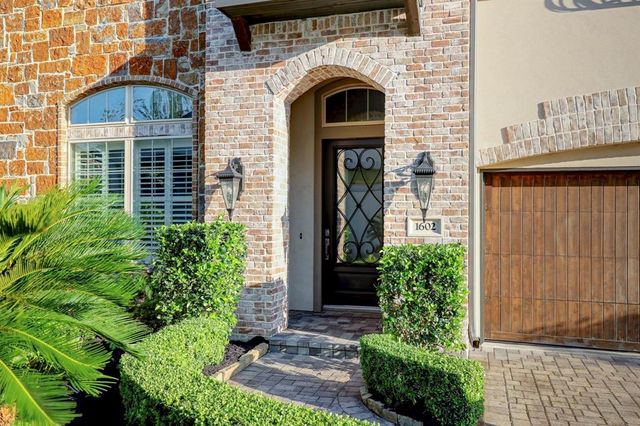 1602 E Rose Terrace Lane, Houston, TX 77055