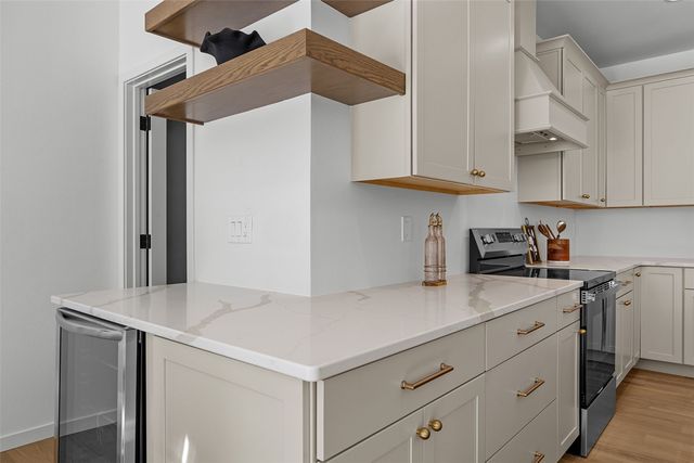 219 McCarran Avenue NE, Cedar Rapids, IA 52402