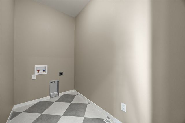 219 McCarran Avenue NE, Cedar Rapids, IA 52402