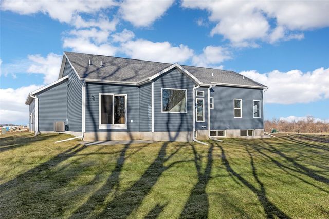 219 McCarran Avenue NE, Cedar Rapids, IA 52402