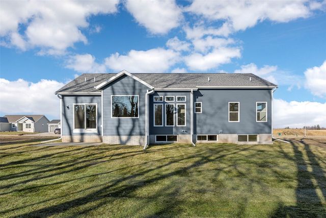 219 McCarran Avenue NE, Cedar Rapids, IA 52402