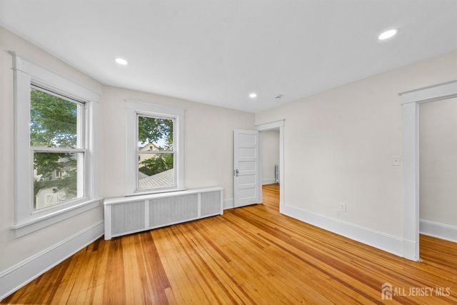 40 Richter Avenue, Milltown, NJ 08850