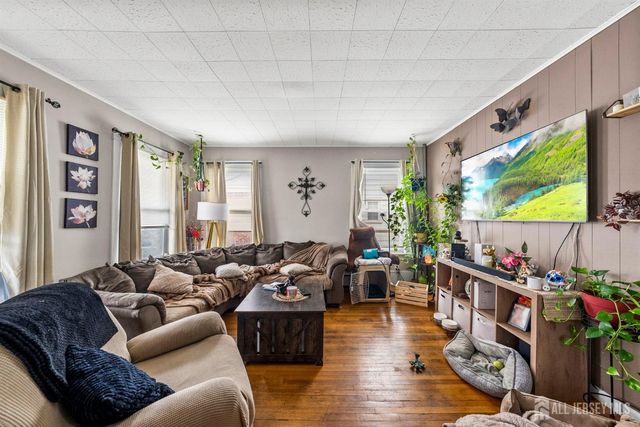 40 Richter Avenue, Milltown, NJ 08850