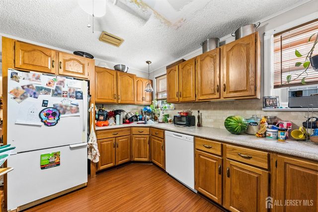 40 Richter Avenue, Milltown, NJ 08850