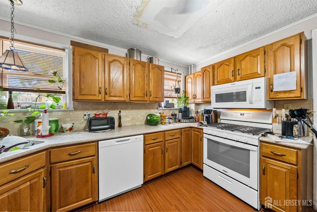 40 Richter Avenue, Milltown, NJ 08850
