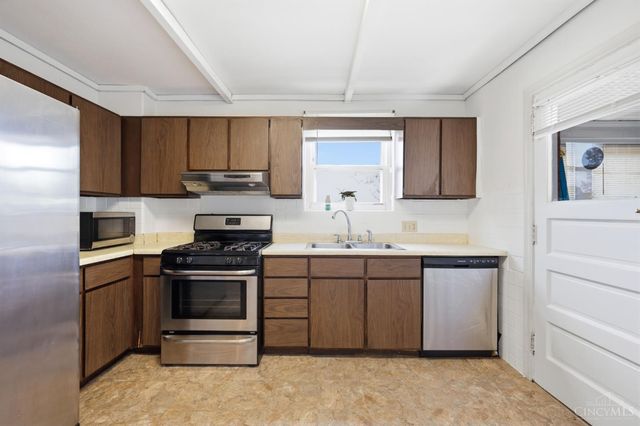 3712 Bonfield Drive, Cincinnati, OH 45220