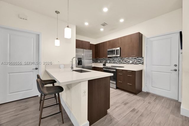 4691 NW 83rd Pkwy, Doral, FL 33166
