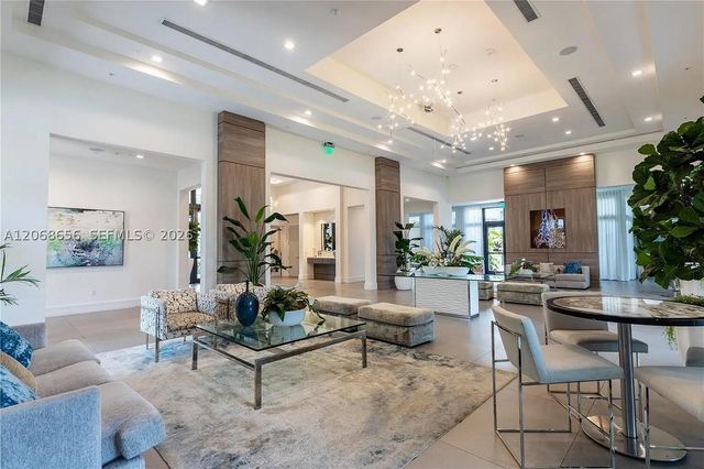 4691 NW 83rd Pkwy, Doral, FL 33166